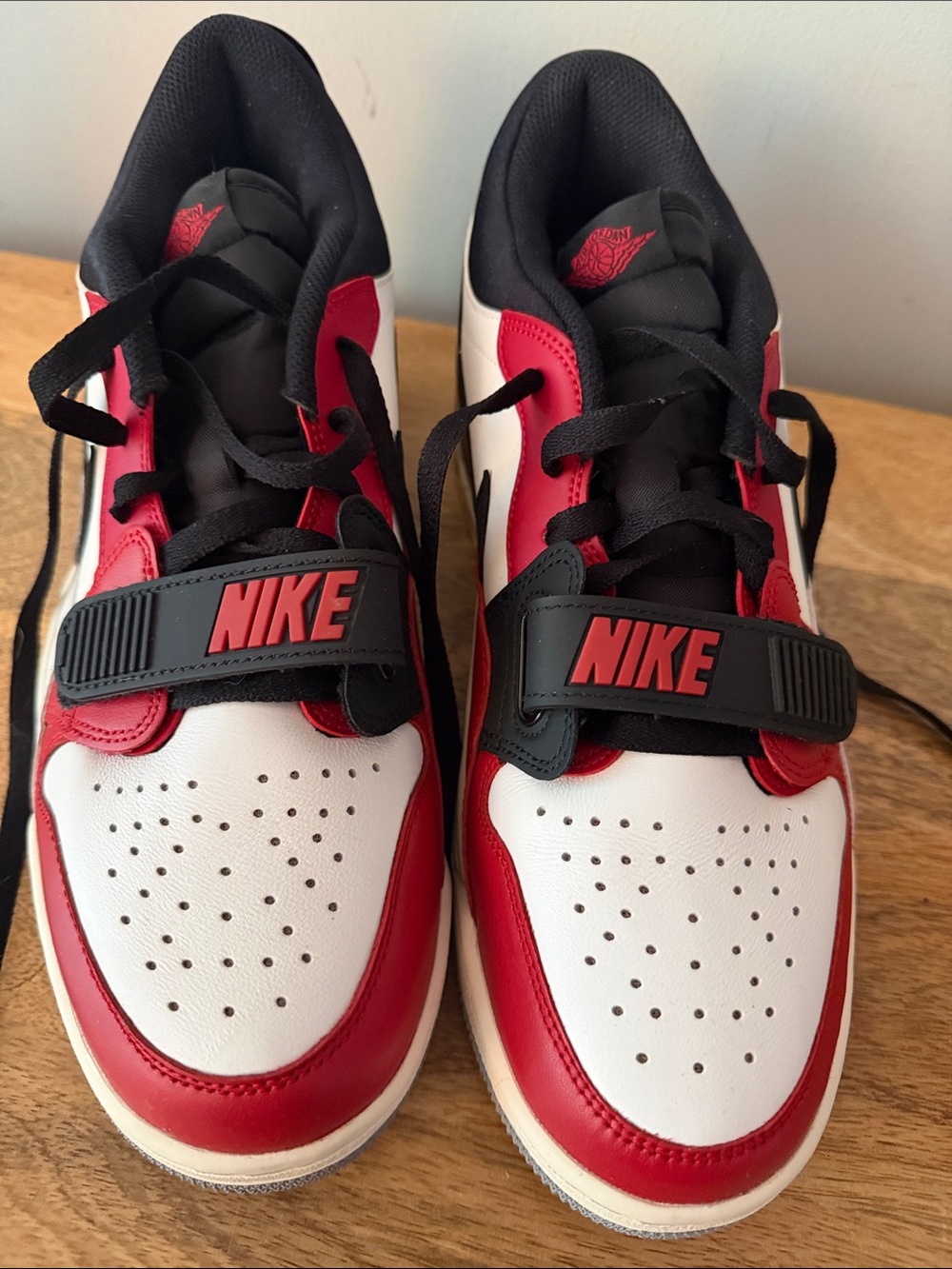 Nike MEN Red, White & Black Low-Top Sneakers